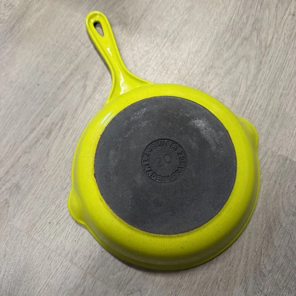 Vtg Le Creuset Cast Iron Skillet Double Pour Spouts Pan #20 & Lid Harmonic Green